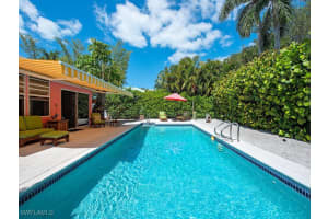 1055 8th Ave N, Naples