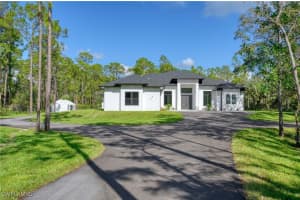219 33rd Ave Nw, Naples