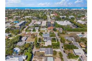 1032 29th Ave N, Naples