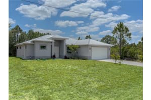 438 Raymer St, Lehigh Acres