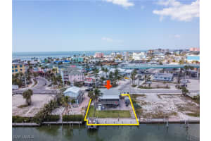 340 Crescent St, Fort Myers Beach