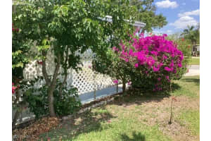 10 Le Mans Drive, Naples, FL 34112 - MLS#225039223