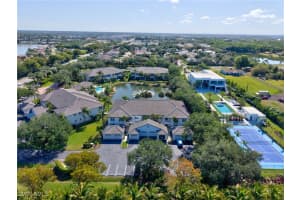 2110 Cay Lagoon Dr 122, Naples