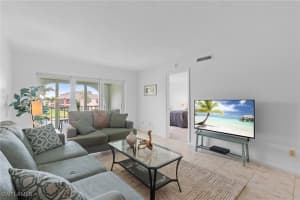 354 Charlemagne Boulevard, Naples, FL 34112 - MLS#225039347