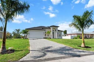 2726 Nw 5th Ter, Cape Coral