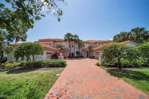 2387 Terra Verde Lane, Naples, FL 34105 - MLS#225039424