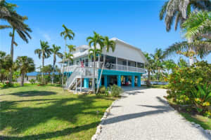 5392 Marina Dr, Bokeelia