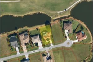 18031 Greenwood Dr, Naples