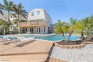 3128 Stringfellow Rd, St James City