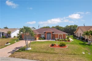 214 Se 31st St, Cape Coral