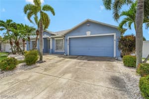 212 21st Lane, Cape Coral, FL 33991 - MLS#225040018