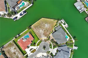 895 Banyan Court, Marco Island, FL 34145 - MLS#225040088