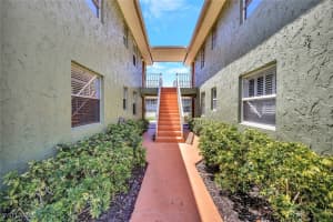1400 POMPEII Lane, Naples, FL 34103 Sold 08/29/25