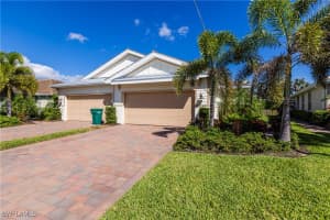 14567 Edgewater Cir, Naples