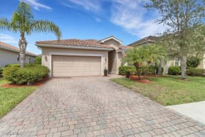 2391 Heydon Cir E, Naples