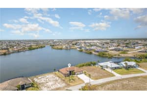 346 25th Terrace, Cape Coral, FL 33993 - MLS#225041059