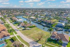 475 Barcelona Court, Marco Island, FL 34145 - MLS#225041434