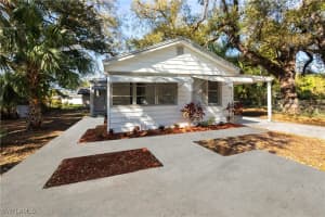 2217 Dora St, Fort Myers