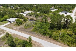 1039 Kellogg Street, Lehigh Acres, FL 33974 - MLS#225041497