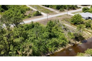 1039 Kellogg Street, Lehigh Acres, FL 33974 - MLS#225041497