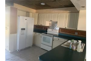 815 Victoria Drive, Cape Coral, FL 33904 Sold 08/04/25
