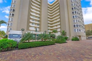 21 Bluebill Ave B401, Naples