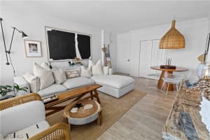 240 Seaview Court, Marco Island, FL 34145 - MLS#225041544