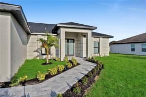 1006 6th Avenue, Cape Coral, FL 33991 - MLS#225041626