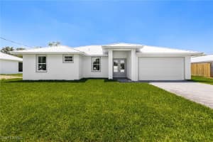 385 4th Avenue, Labelle, FL 33935 Sold 08/28/25