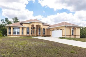 400 Clayton Ave, Lehigh Acres