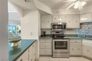 5 Bluebill Avenue, Naples, FL 34108 - MLS#225041817