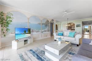 5 Bluebill Avenue, Naples, FL 34108 - MLS#225041817