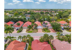 351 Pindo Palm Dr, Naples
