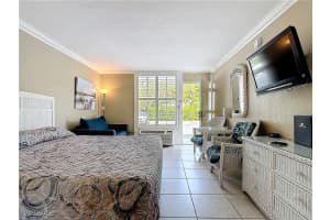 2555 TAMIAMI Trail, Naples, FL 34103 Sold 06/12/25