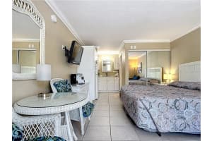 2555 TAMIAMI Trail, Naples, FL 34103 Sold 06/12/25