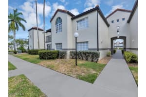 3421 Winkler Ave 407, Fort Myers