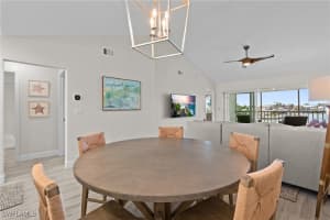 10682 Gulf Shore Drive, Naples, FL 34108 - MLS#225042262