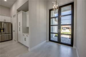 10 13th Place, Cape Coral, FL 33993 Sold 08/19/25