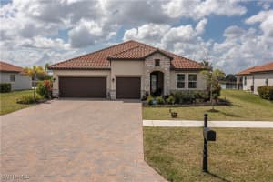 2055 Grove Dr, Naples
