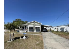123 Flame Ln, North Fort Myers