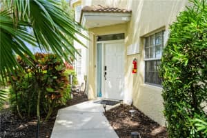 81 Silver Oaks Cir 7-201, Naples