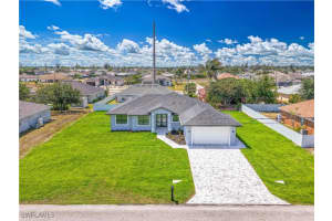 1912 Nw 24th Ter, Cape Coral