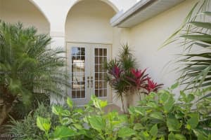 1725 10th Place, Cape Coral, FL 33990 - MLS#225042584