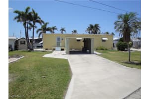 3891 Cruz Dr, St James City
