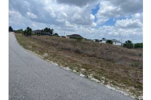 1720 Cornell Avenue, Lehigh Acres, FL 33971 - MLS#225042884
