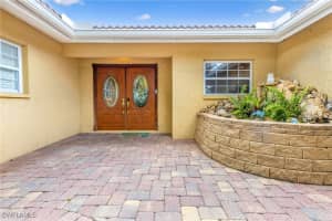 5122 Santa Rosa Ct, Cape Coral