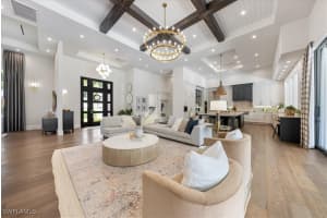521 Neapolitan Ln, Naples