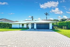 646 Park Shore Dr, Naples