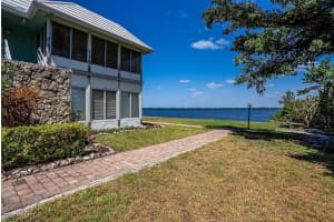 3225 Riverside Drive, Fort Myers, FL 33916 Sold 08/26/25