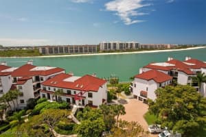 311 La Peninsula Blvd 311, Naples